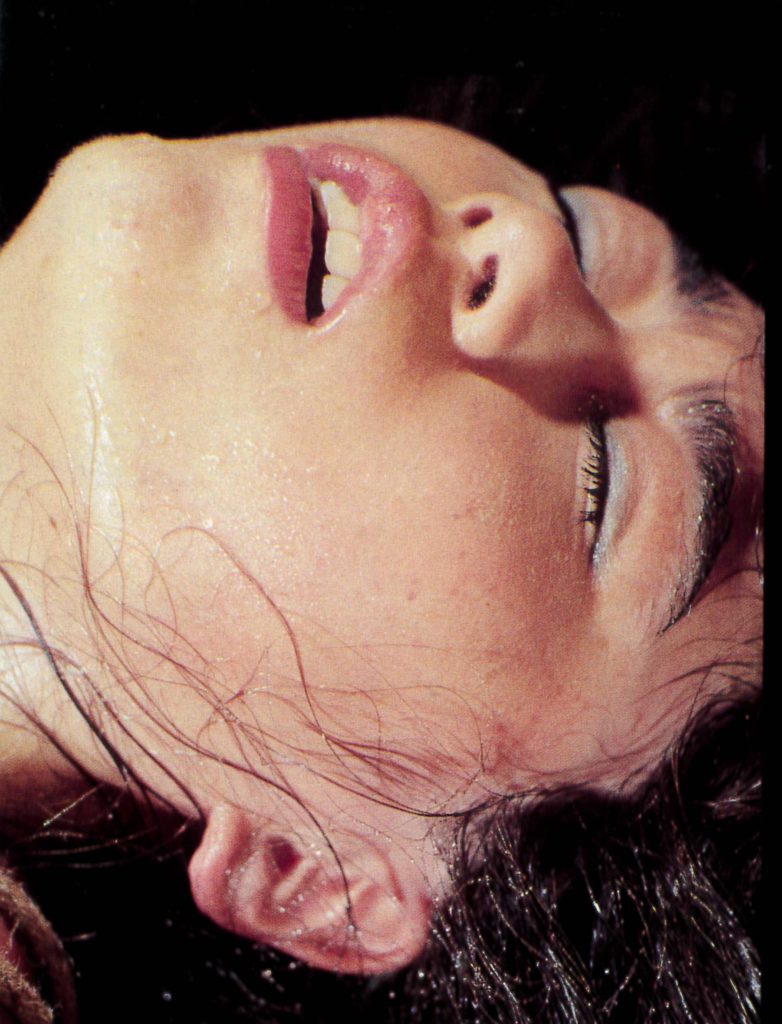 SM画像・人妻が麻縄で緊縛される！