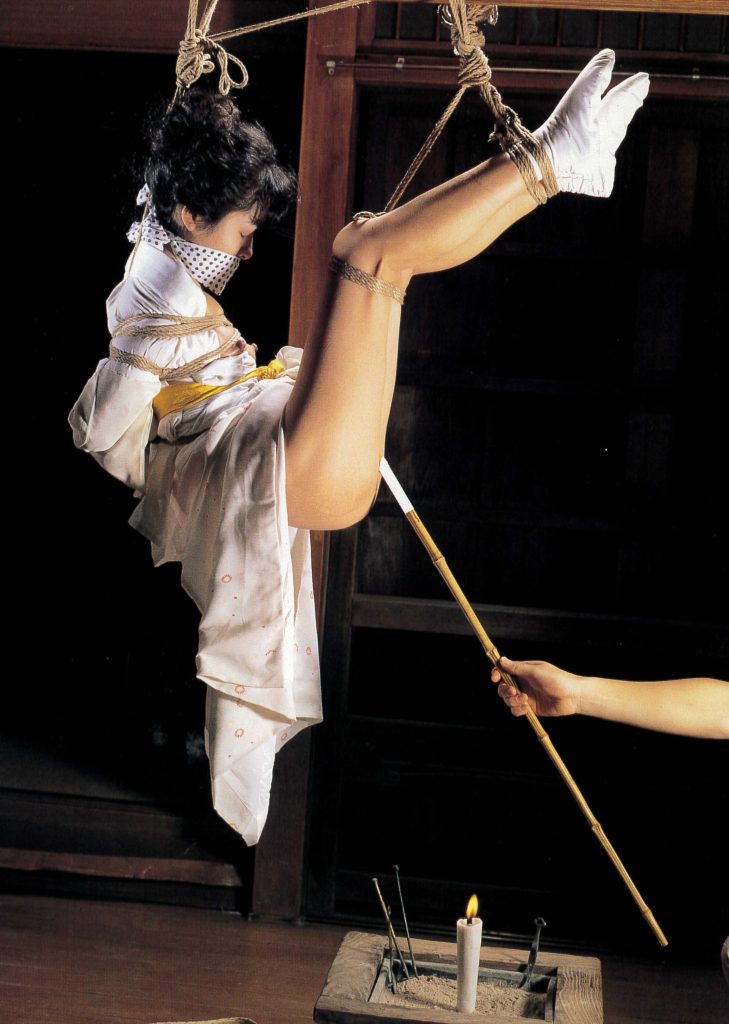 SM画像・着物姿で恥辱な調教を受ける人妻！