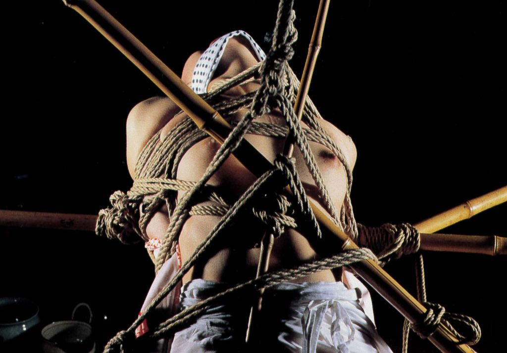 SM画像・着物姿で調教され、すべて脱がされた人妻！